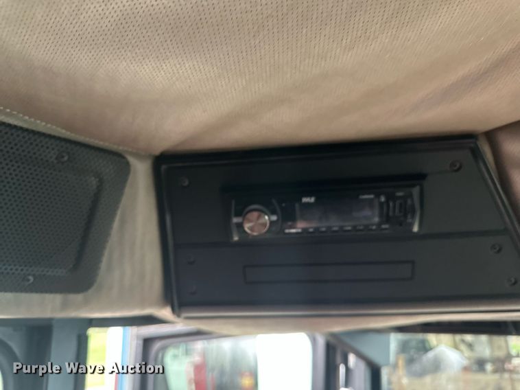 image for item EB2488 1989 Case  1660 combine