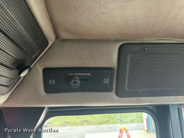 image for item EB2488 1989 Case  1660 combine