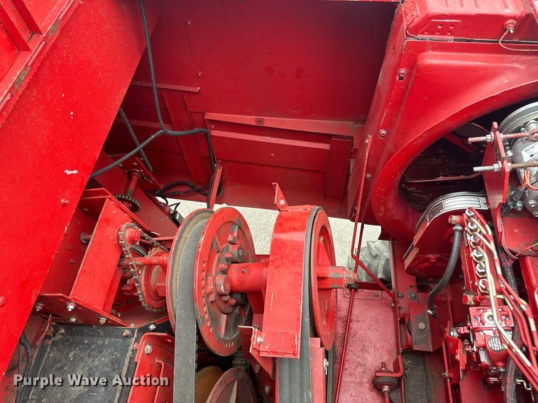 image for item EB2488 1989 Case  1660 combine