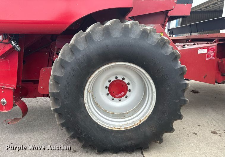 image for item EB2488 1989 Case  1660 combine