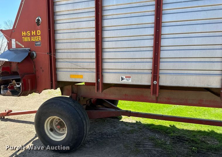 image for item EB2498 H&S Twin Auger 416 silage wagon