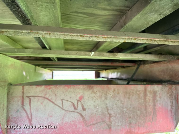 image for item EB2498 H&S Twin Auger 416 silage wagon