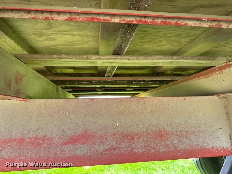 image for item EB2498 H&S Twin Auger 416 silage wagon