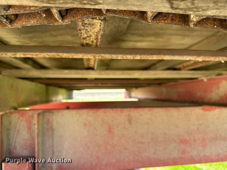 image for item EB2498 H&S Twin Auger 416 silage wagon