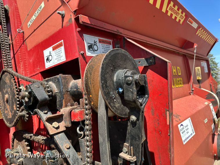 image for item EB2498 H&S Twin Auger 416 silage wagon