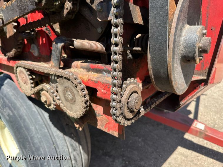 image for item EB2498 H&S Twin Auger 416 silage wagon