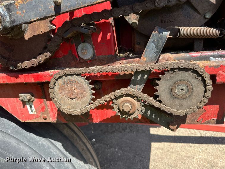 image for item EB2498 H&S Twin Auger 416 silage wagon