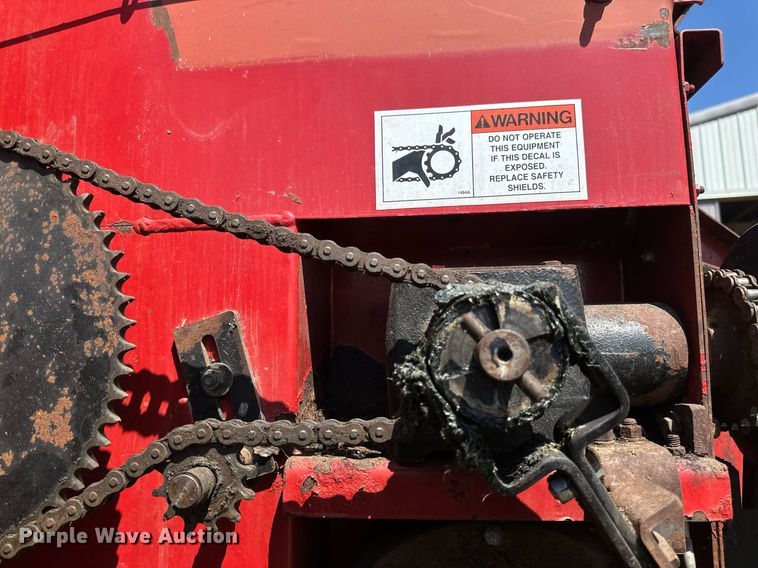 image for item EB2498 H&S Twin Auger 416 silage wagon