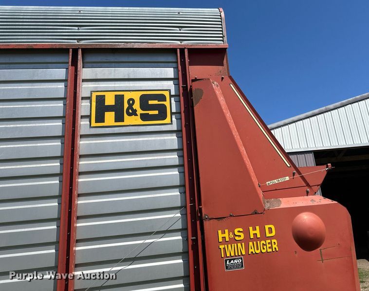 image for item EB2498 H&S Twin Auger 416 silage wagon