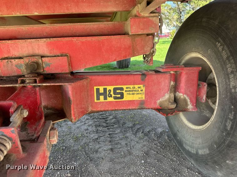 image for item EB2498 H&S Twin Auger 416 silage wagon