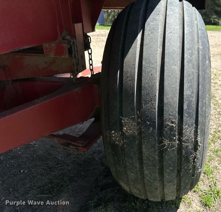image for item EB2498 H&S Twin Auger 416 silage wagon