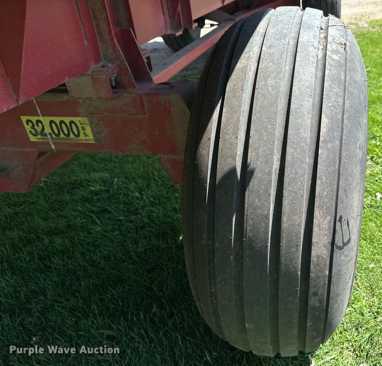 image for item EB2498 H&S Twin Auger 416 silage wagon