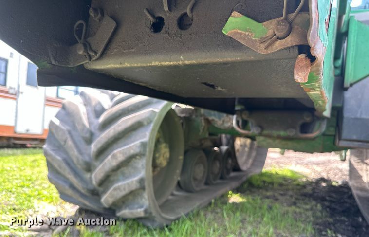 image for item EB2503 1999 John Deere 8100T tractor