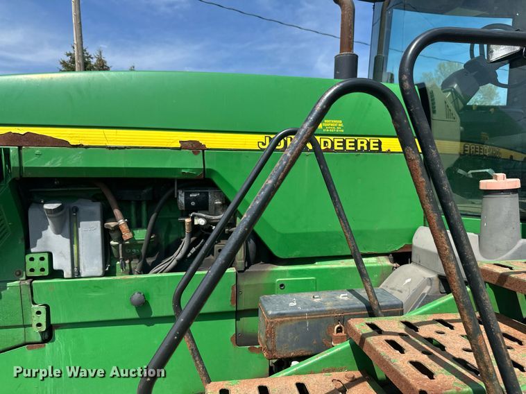 image for item EB2503 1999 John Deere 8100T tractor