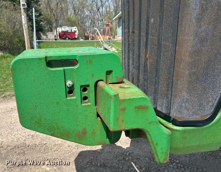 image for item EB2503 1999 John Deere 8100T tractor