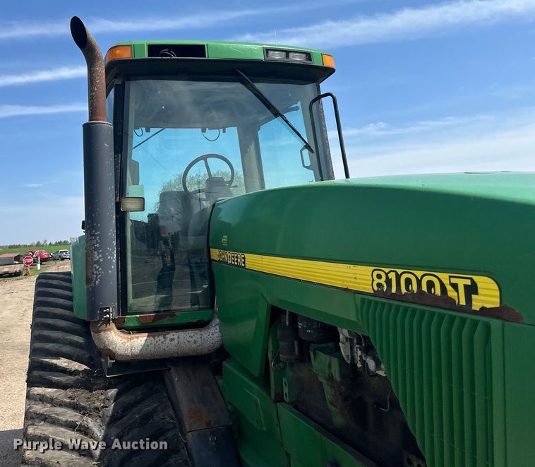 image for item EB2503 1999 John Deere 8100T tractor