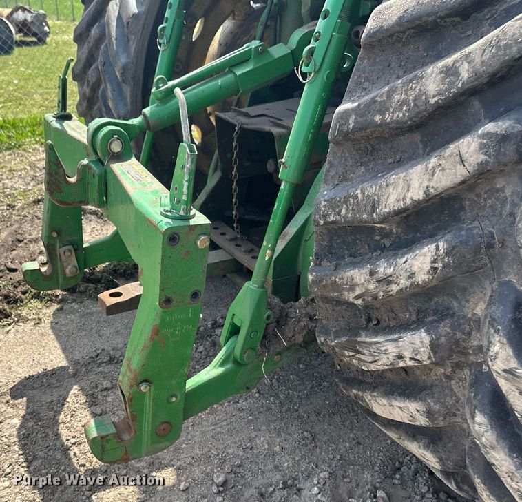 image for item EB2503 1999 John Deere 8100T tractor