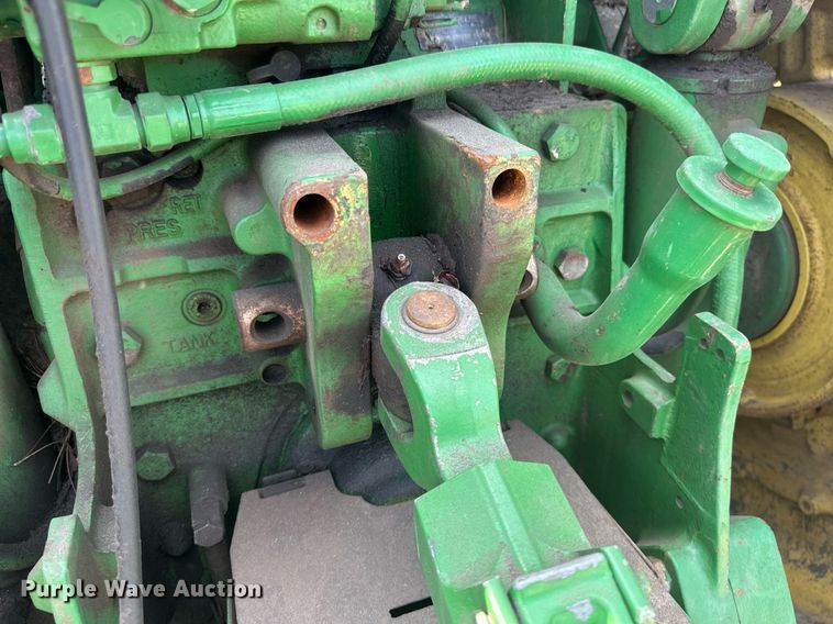 image for item EB2503 1999 John Deere 8100T tractor