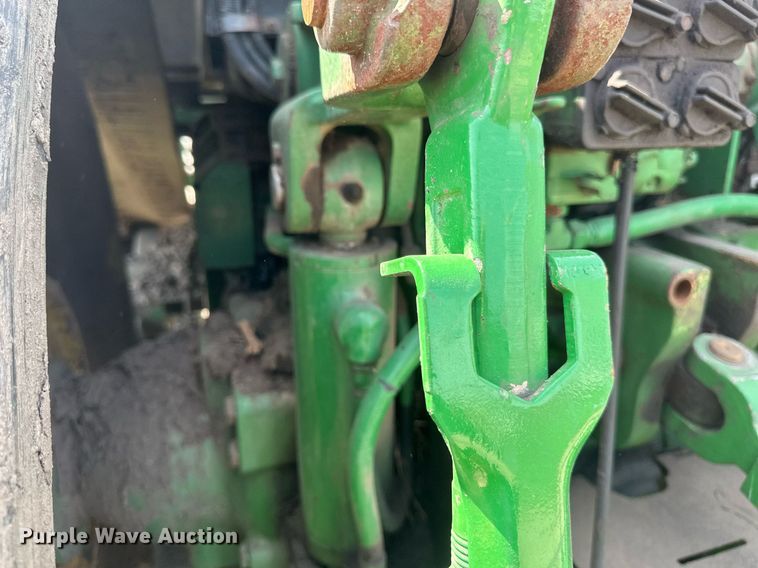 image for item EB2503 1999 John Deere 8100T tractor