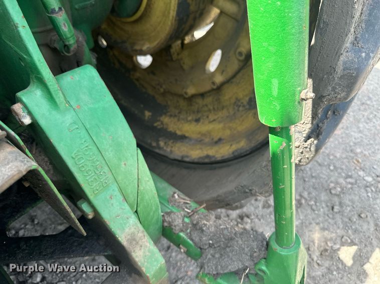 image for item EB2503 1999 John Deere 8100T tractor