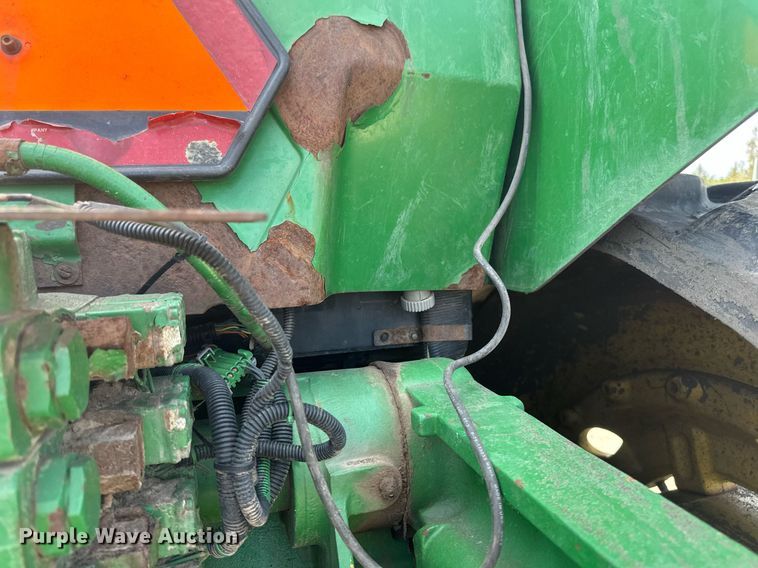 image for item EB2503 1999 John Deere 8100T tractor