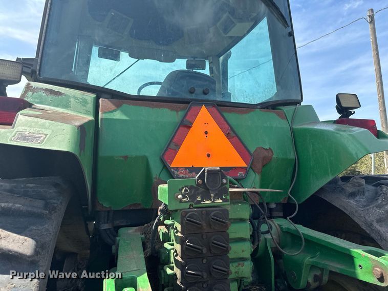 image for item EB2503 1999 John Deere 8100T tractor