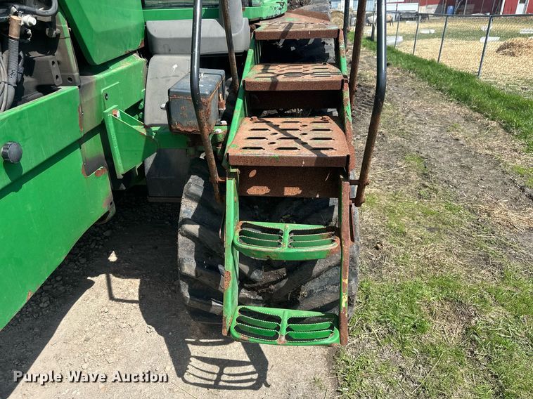 image for item EB2503 1999 John Deere 8100T tractor