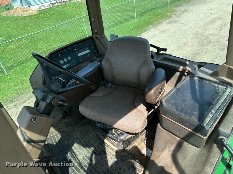 image for item EB2503 1999 John Deere 8100T tractor