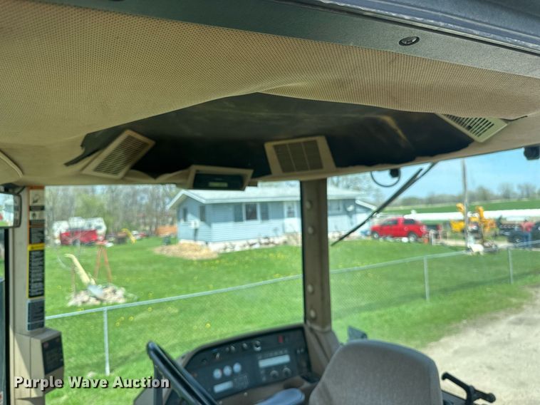 image for item EB2503 1999 John Deere 8100T tractor