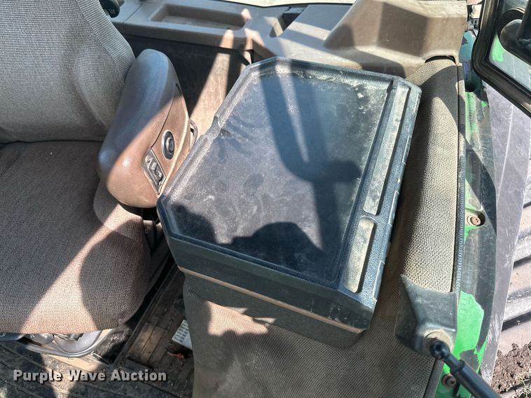 image for item EB2503 1999 John Deere 8100T tractor