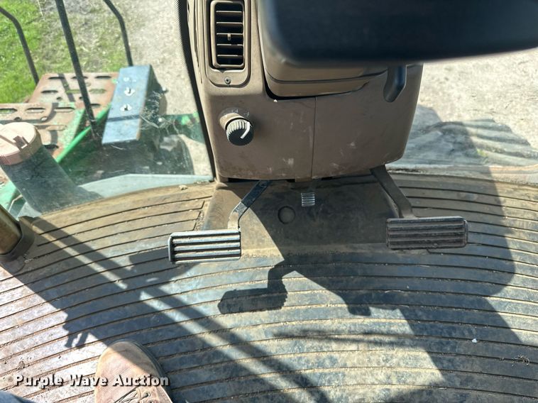 image for item EB2503 1999 John Deere 8100T tractor