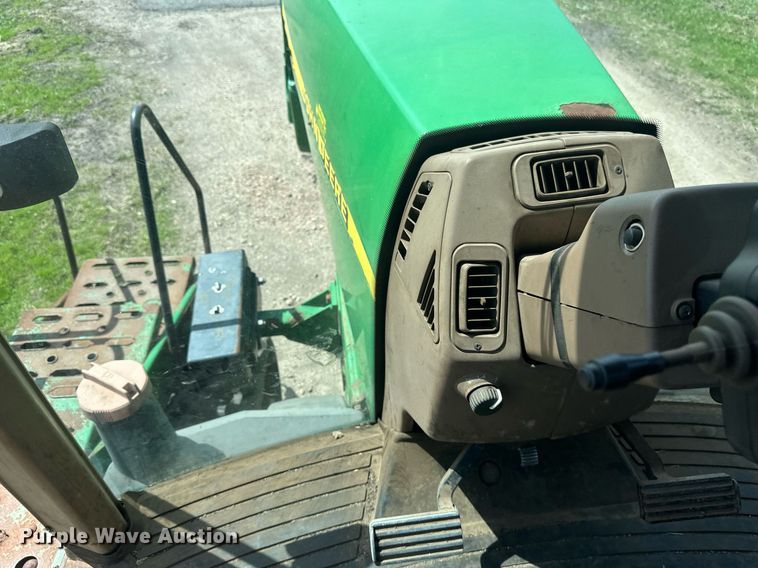 image for item EB2503 1999 John Deere 8100T tractor