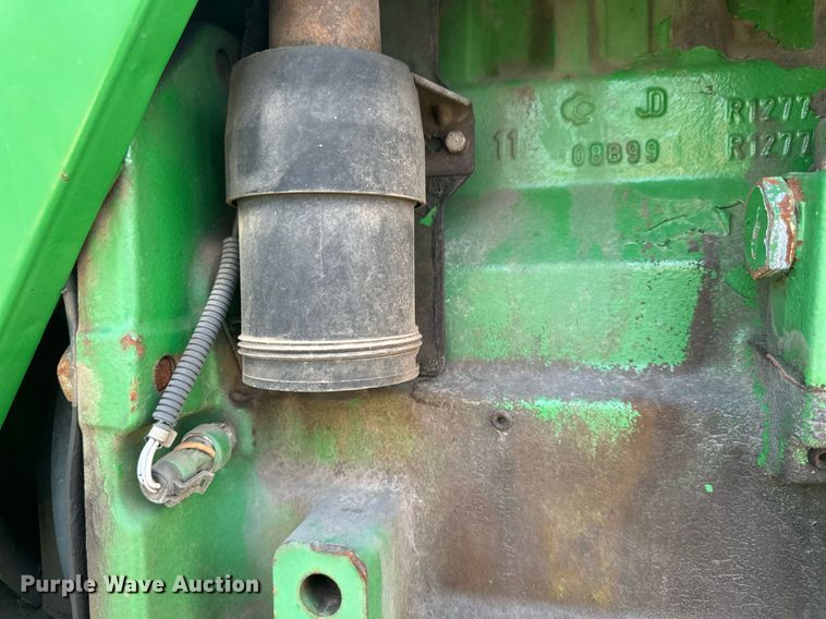 image for item EB2503 1999 John Deere 8100T tractor