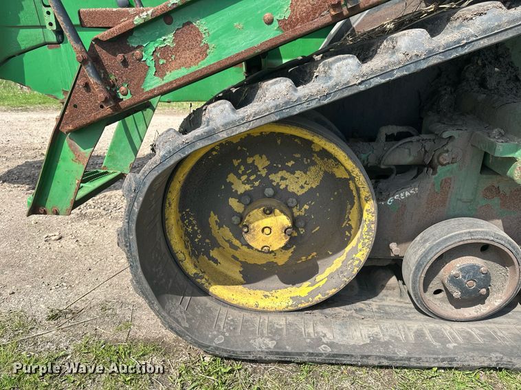 image for item EB2503 1999 John Deere 8100T tractor