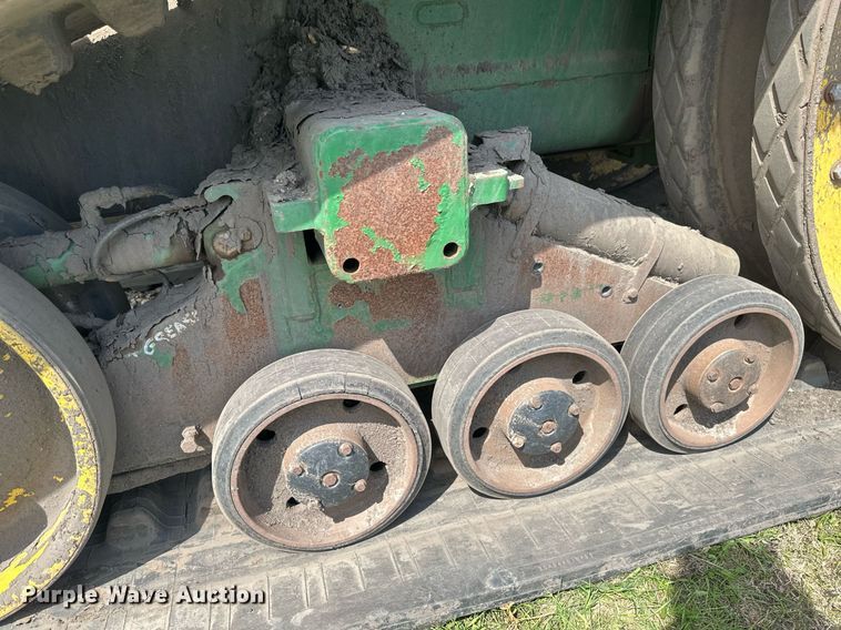 image for item EB2503 1999 John Deere 8100T tractor