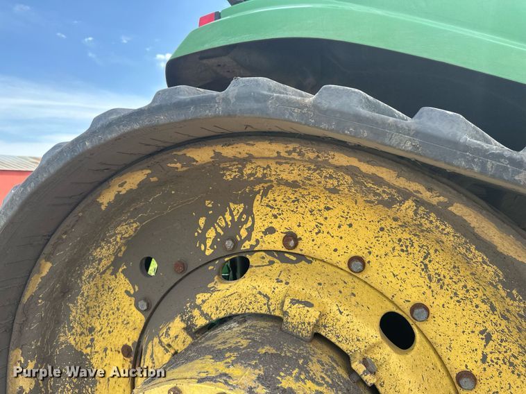 image for item EB2503 1999 John Deere 8100T tractor