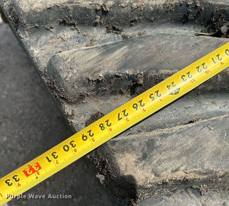 image for item EB2503 1999 John Deere 8100T tractor