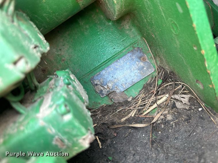 image for item EB2503 1999 John Deere 8100T tractor