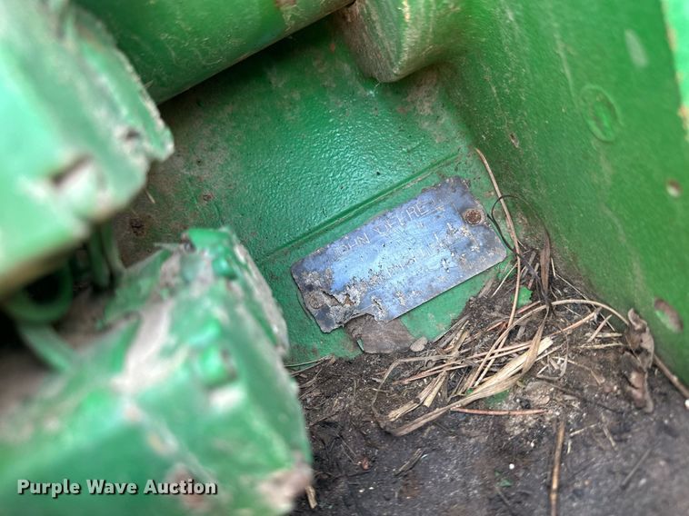 image for item EB2503 1999 John Deere 8100T tractor