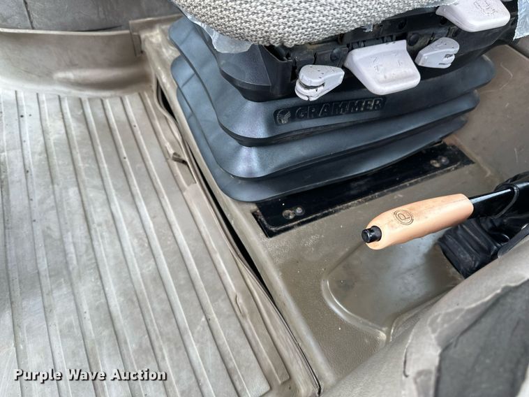 image for item EB2510 Case IH Maxxum 120 MFWD tractor