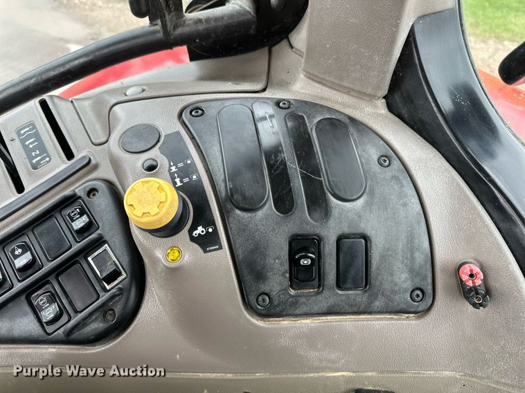 image for item EB2510 Case IH Maxxum 120 MFWD tractor