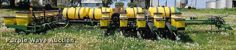 image for item EB7996 John Deere 1770 conservation planter