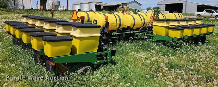 image for item EB7996 John Deere 1770 conservation planter
