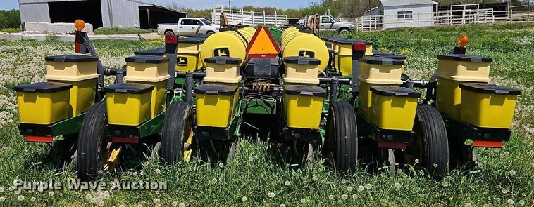 image for item EB7996 John Deere 1770 conservation planter