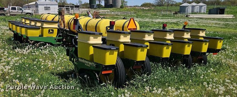 image for item EB7996 John Deere 1770 conservation planter