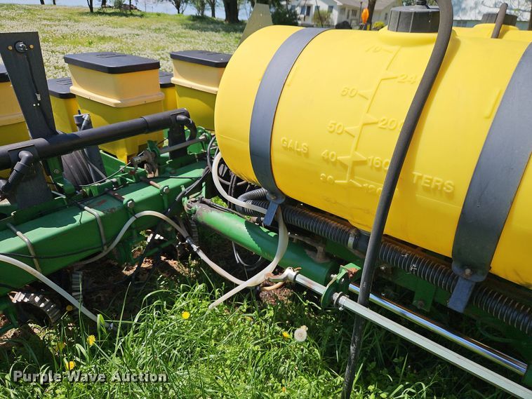 image for item EB7996 John Deere 1770 conservation planter