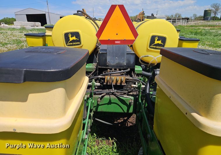 image for item EB7996 John Deere 1770 conservation planter