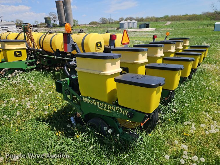 image for item EB7996 John Deere 1770 conservation planter