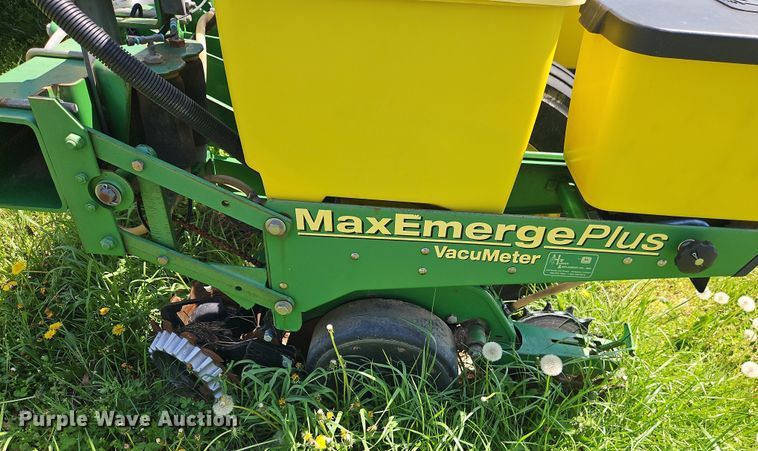 image for item EB7996 John Deere 1770 conservation planter