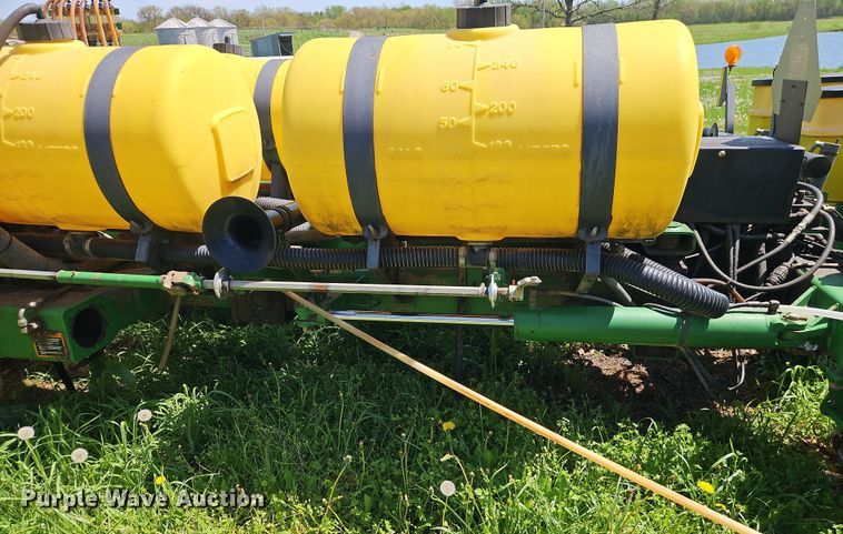 image for item EB7996 John Deere 1770 conservation planter